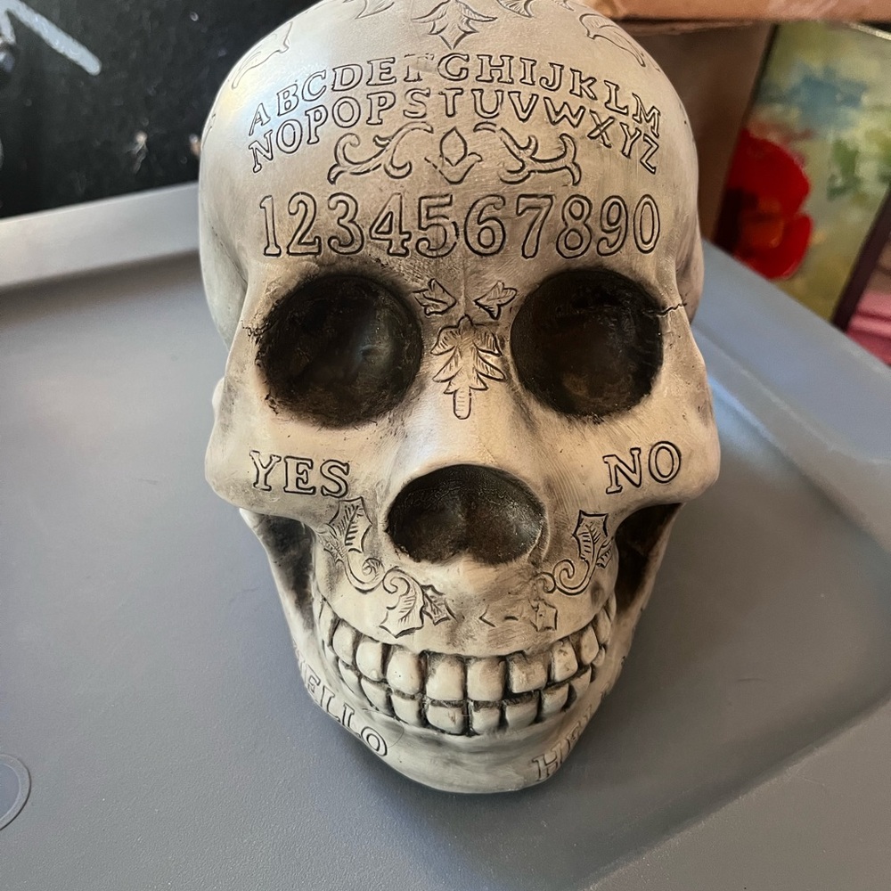 Halloween skull decor
